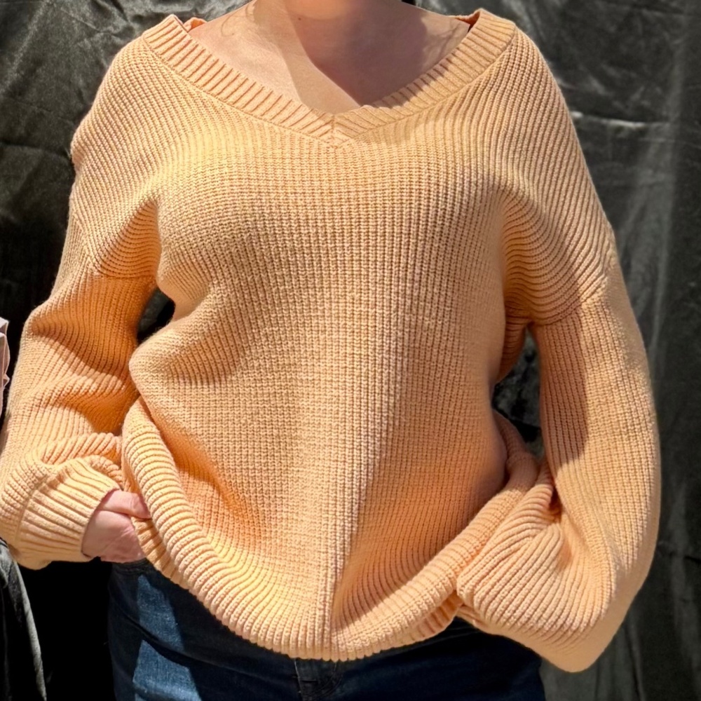 BY EGREIS SWEATER
